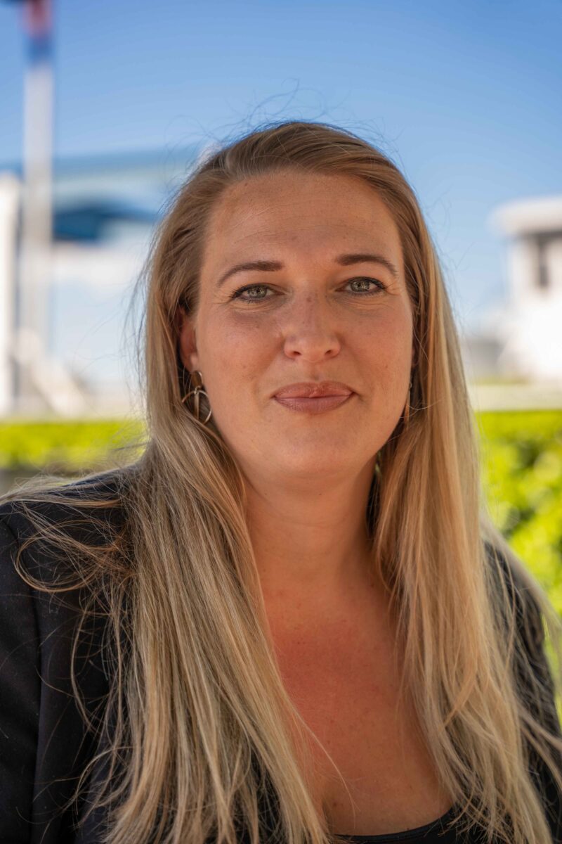 Lieke Riensema, Commercieel medewerker